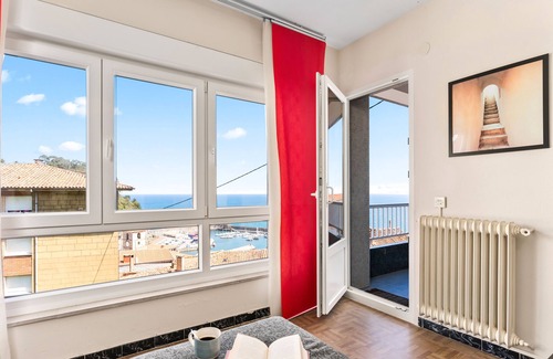 Lastres Apartment | Apartment 'El Privilegio De Lastres' with Sea View and Balcony