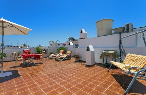 Nerja City Centre Apartment | Apartment 'El Rincon de Lola in Nerja' with Terrace & Wi-Fi