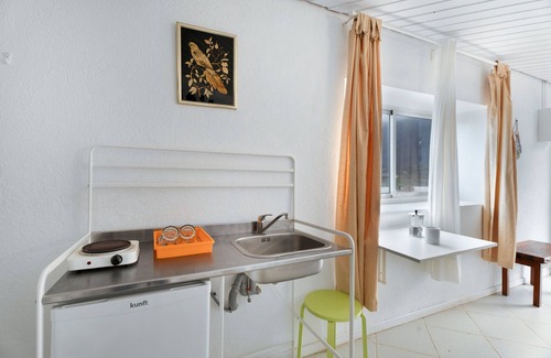Frontera Apartment | Apartment 'El Submarino A' with Sea View, Private Terrace and Shared Garden