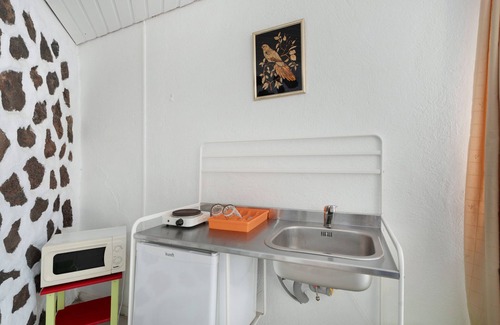 Frontera Apartment | Apartment 'El Submarino A' with Sea View, Private Terrace and Shared Garden