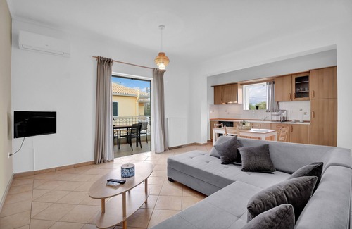 Agios Ioannis Apartment | Apartment 'Elaia 1' with Sea View, Wi-Fi and Air Conditioning