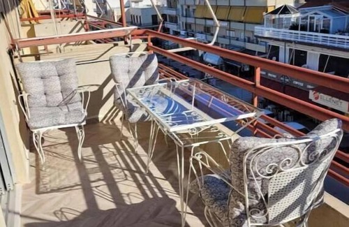 Loutraki Apartment | Apartment 'Elite 7' with Balcony, Wi-Fi and Air Conditioning
