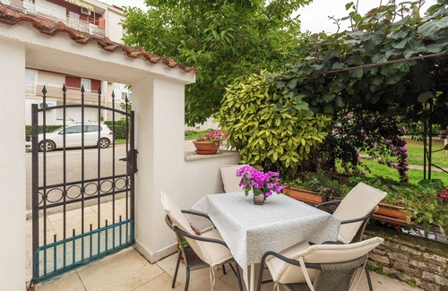 Brulo Apartment | Apartment Enny 1 for 2-4 persons in Porec, near the sea, parking