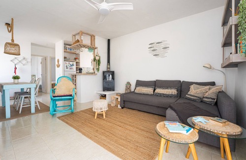 Cala Blanca Apartment | Apartment 'Mar I Vent' with Sea View, Private Terrace and Wi-Fi