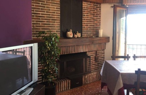 El Rasillo de Cameros Apartment | Apartment 'Luar 3' with Mountain View and Wi-Fi