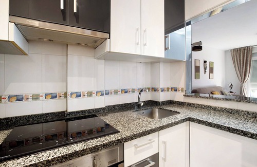 La Cala de Mijas Apartment | Apartment 'La Caleta' with Private Terrace, Wi-Fi and Air Conditioning
