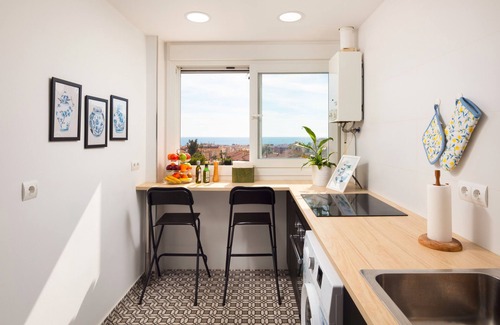 Rincon de la Victoria Apartment | Apartment 'Gran Sol piscina y vistas al mar' with Sea View and Air Conditioning