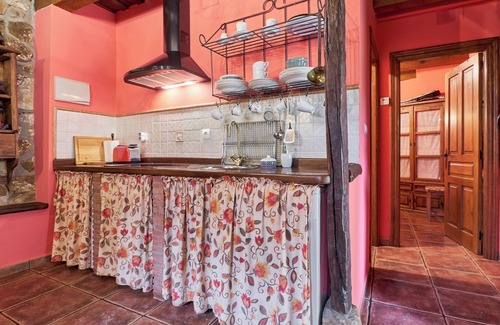 Robledo de la Guzpena Apartment | Apartment 'El Apartamento' with Mountain View, Private Terrace and Wi-Fi