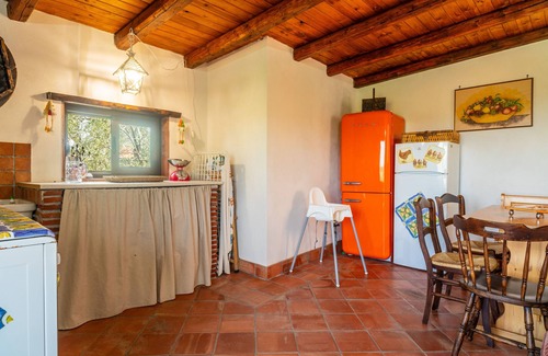 Belpasso Apartment | Apartment 'Etna Family' with Sea View, Wi-Fi and Air Conditioning