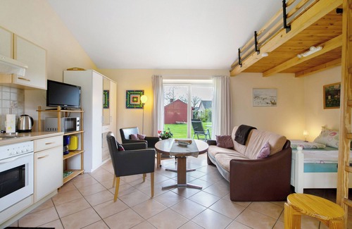 Bordelum Apartment | Apartment 'Eulenhof 2' with Private Terrace, Private Garden and Wi-Fi
