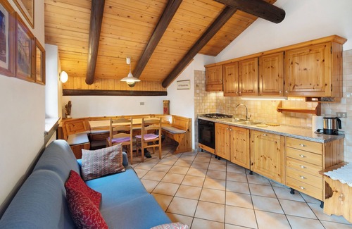 Soraga Apartment | Apartment 'Eveis' with Mountain View, Wi-Fi and Air Conditioning