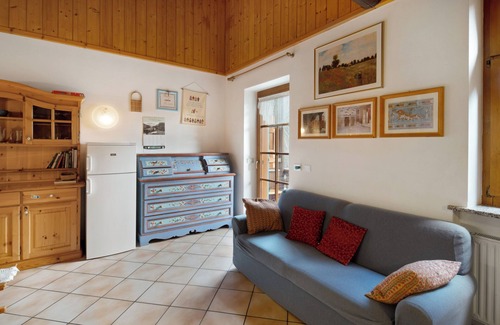 Soraga Apartment | Apartment 'Eveis' with Mountain View, Wi-Fi and Air Conditioning