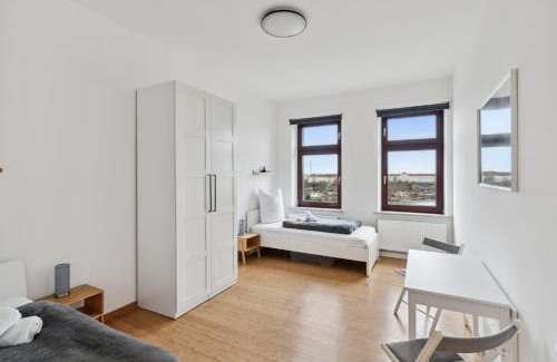 Ost Apartment | Apartment für 13 Gäste, 5 Schlafzimmer, 2 Bäder, 2 Loggia's, Leipzig Zentrum Ost