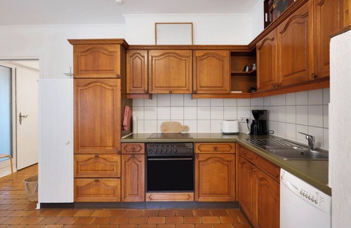 Joldelund Apartment | Apartment 'Familie Franke' with Shared Terrace, Shared Garden and Wi-Fi