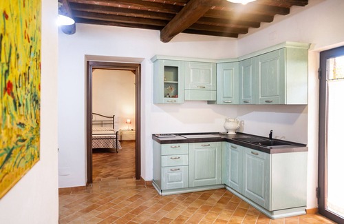 Magliano in Toscana Apartment | Apartment 'Farfalla' with Shared Pool, Wi-Fi and Air Conditioning