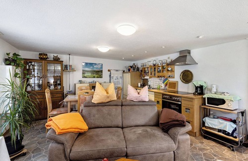 Zothen Apartment | Apartment 'Ferienwohnung Im Burgenland' with Mountain View, Shared Terrace and Wi-Fi