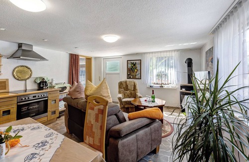 Zothen Apartment | Apartment 'Ferienwohnung Im Burgenland' with Mountain View, Shared Terrace and Wi-Fi