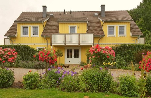 Neuendorf Apartment | Apartment 'Ferienwohnung Heuschober' with Balcony and Wi-Fi