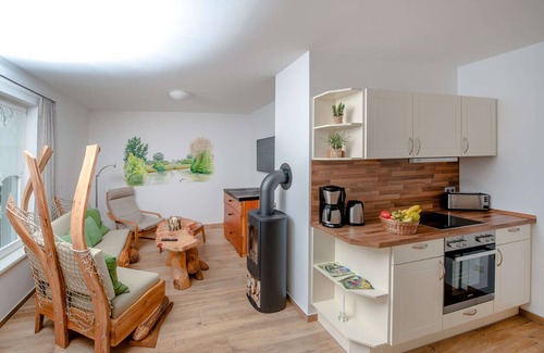 Neuendorf Apartment | Apartment 'Ferienwohnung Fliess' with Private Terrace and Wi-Fi