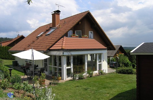 Schonenbach Apartment | Apartment 'Ferien Bei Fechtig' with Mountain View, Shared Terrace and Wi-Fi
