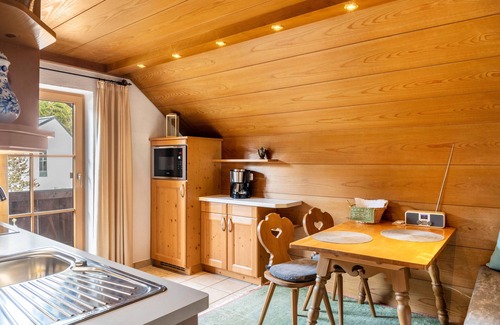 Obergrainau Apartment | Apartment 'Ferienhaus Frühholz - Waxenstein' with Mountain View, Balcony and Wi-Fi