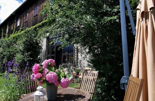 Rathmannsdorf Apartment | Apartment 'Ferienwohnung Galerie' with Mountain View and Private Garden