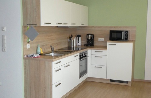 Gunzenhausen Apartment | Apartment 'Ferienwohnung Birnbaum' with Private Terrace, Shared Garden and Wi-Fi