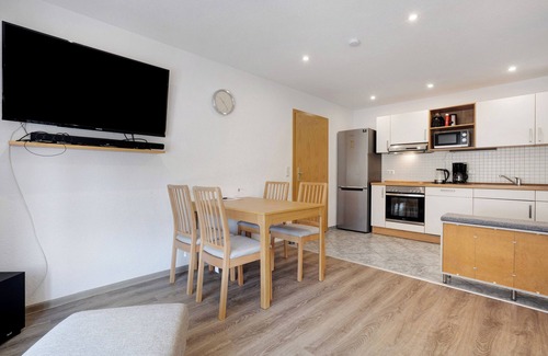 Groskoschen Apartment | Apartment 'Ferienwohnung Zur Kirche' with Shared Garden and Wi-Fi