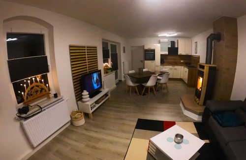 Baerenstein Apartment | Apartment 'Ferienwohnung Am Bärenstein' with Balcony and Wi-Fi
