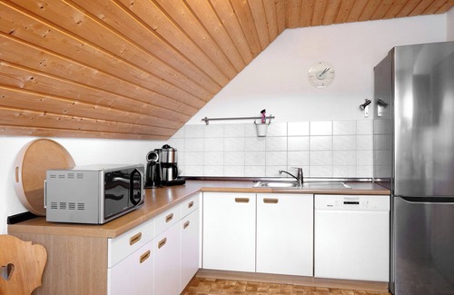 Ebenweiler Apartment | Apartment 'Ferienwohnung Im Rosengarten' with Balcony and Wi-Fi