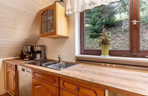 Gengenbach Apartment | Apartment 'Ferienwohnung Dora' with Shared Garden, Balcony and Wi-Fi