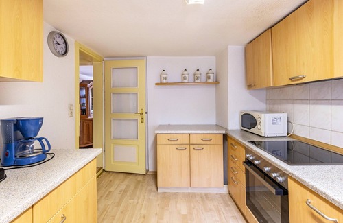 Albstadt Apartment | Apartment 'Ferienwohnung 201' with Shared Garden and Wi-Fi