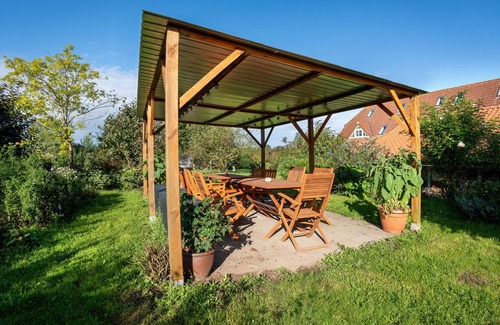 Bunsdorf Apartment | Apartment 'Ferienwohnung Wittensee' with Shared Terrace, Private Garden and Wi-Fi