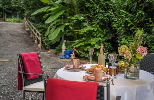Mahlberg Apartment | Apartment 'Ferienwohnung For Two' with Private Terrace, Private Garden and Wi-Fi