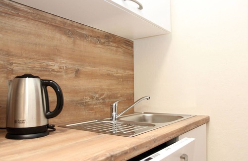 Glindfeld Apartment | Apartment 'Ferienwohnung Hengemes, 45qm' with Shared Terrace and Wi-Fi