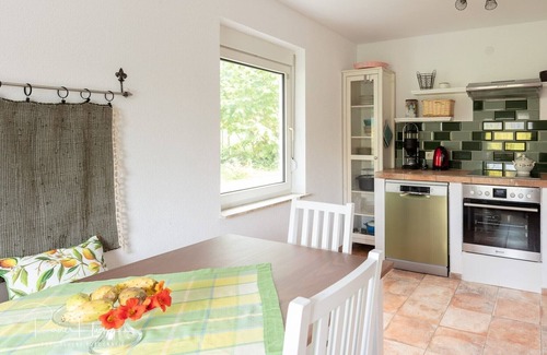 Schotten Apartment | Apartment 'Ferienwohnung Amsel' with Shared Terrace, Shared Garden and Wi-Fi