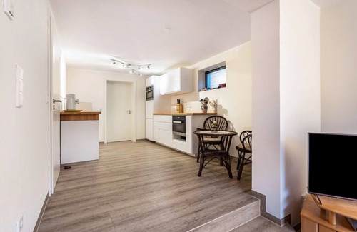 Warstein Apartment | Apartment 'Ferienwohnung Am Mozarthügel' with Wi-Fi