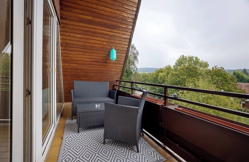 Heessen Apartment | Apartment 'Ferienwohnung Berti' with Balcony and Infrared Sauna