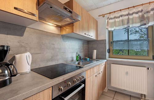 March Apartment | Apartment 'Ferienwohnung Schneider' with Shared Garden, Balcony and Wi-Fi