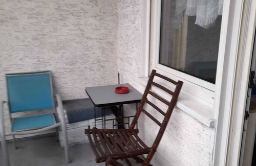 Bad Nauheim Apartment | Apartment 'Fewowellnesspalast' with Balcony and Wi-Fi