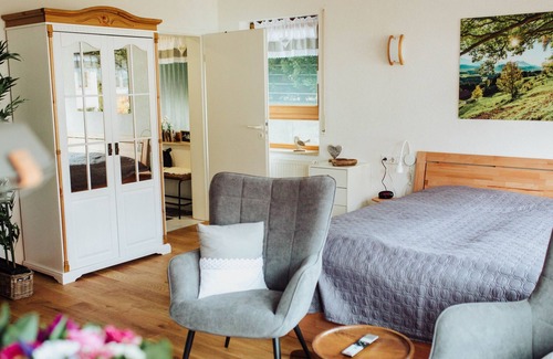 St. Peter im Schwarzwald Apartment | Apartment 'Finkenstüble' with Mountain View, Private Terrace and Wi-Fi
