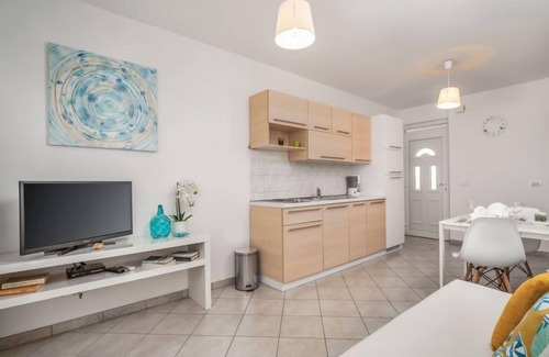 Gedici Apartment | Apartment Fiore by Interhome