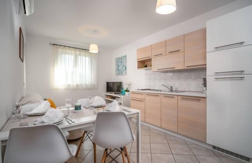 Gedici Apartment | Apartment Fiore by Interhome