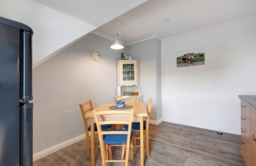 Langeneß Apartment | Apartment 'Flut' with Shared Garden and Wi-Fi