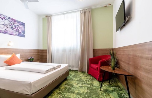 Altdorf Hotel | Apartment for 1 per. with own bathroom, own kitchen