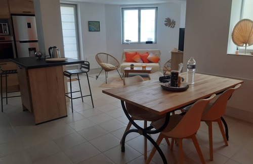 Royan Apartment | Apartment for 4 people Patio terrace 400 m from the beach Quartier du Parc
