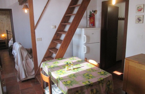 Puegnago del Garda Apartment | Apartment for couples with garden - 10 min from the lake!