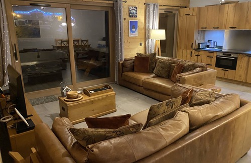 Champagny-en-Vanoise Apartment | Apartment 6/8 person Champagny en Vanoise/La Plagne/ Paradiski