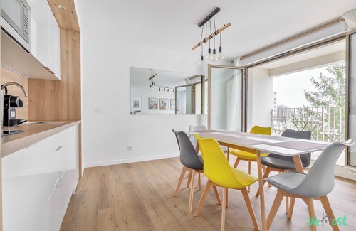 Champigny-sur-Marne Apartment | Apartment with balcony in Paris