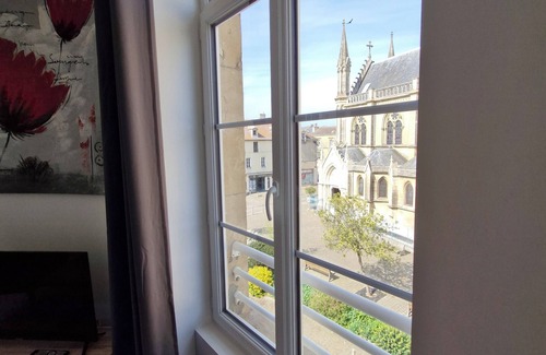 Douvres-la-Delivrande Apartment | Apartment Basilique VII city center view